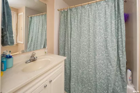 2401 32nd St, Moline, IL 61265 photo 31