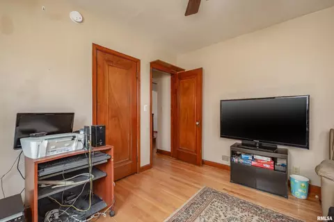 2401 32nd St, Moline, IL 61265 photo 21
