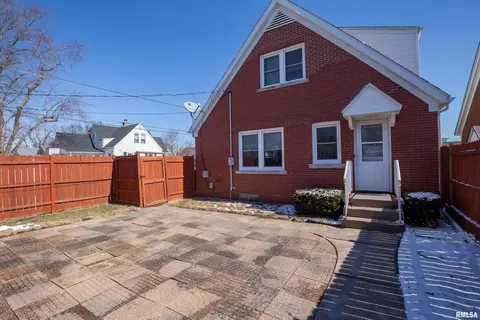 2401 32nd St, Moline, IL 61265 photo 7
