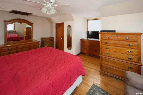 2401 32nd St, Moline, IL 61265 photo 27
