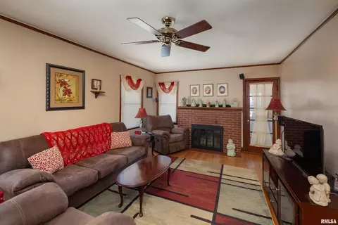 2401 32nd St, Moline, IL 61265 photo 11