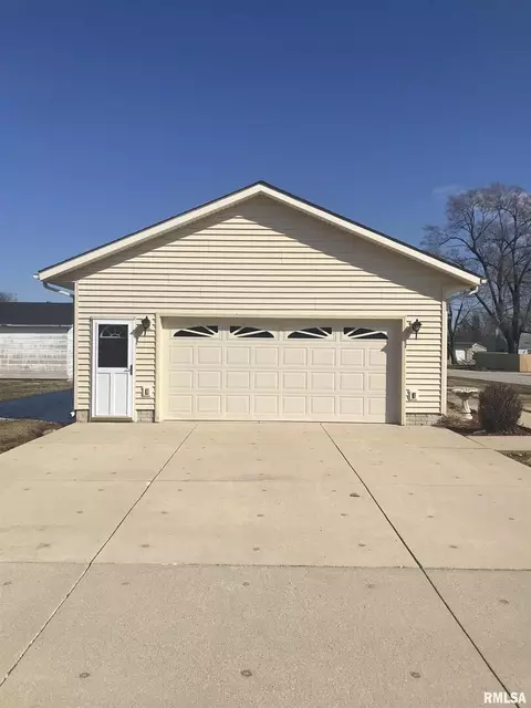 516 3rd St, Colona, IL 61241 photo 4