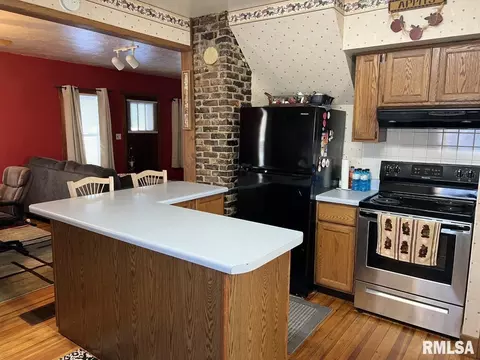 606 Dwight St, Kewanee, IL 61443 photo 7