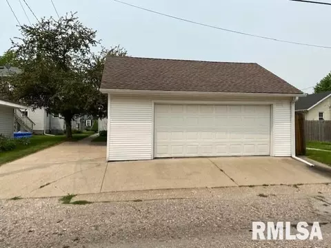 1912 30th St, Moline, IL 61265 photo 4