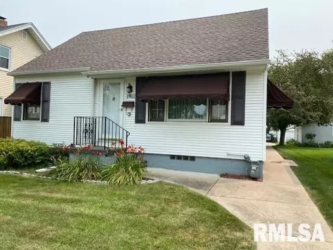 1912 30th St, Moline, IL 61265 photo 1