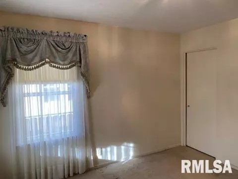1912 30th St, Moline, IL 61265 photo 16