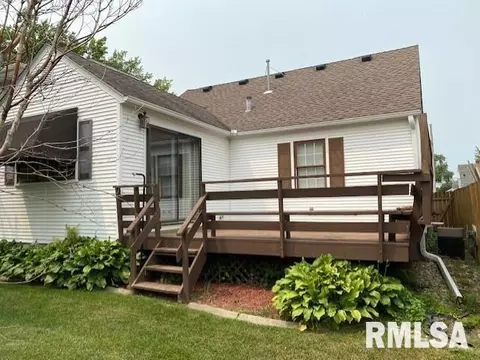 1912 30th St, Moline, IL 61265 photo 3