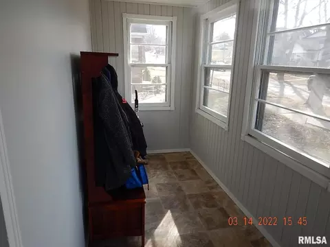 131 13th St, Silvis, IL 61282 photo 7