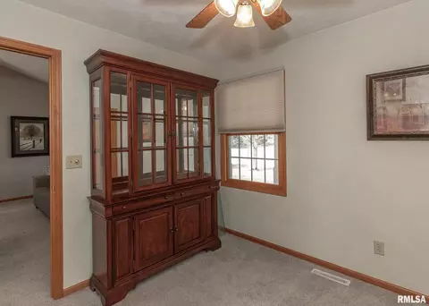 1002 17th Ave, Silvis, IL 61282 photo 9
