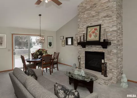 1002 17th Ave, Silvis, IL 61282 photo 2