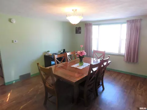 310 E Main St, Atkinson, IL 61235 photo 9
