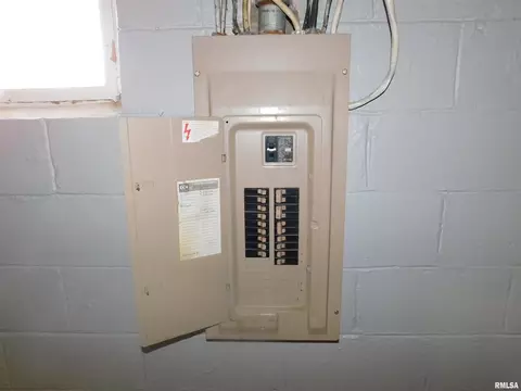310 E Main St, Atkinson, IL 61235 photo 25