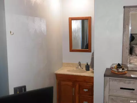 310 E Main St, Atkinson, IL 61235 photo 16