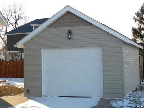 310 E Main St, Atkinson, IL 61235 photo 5