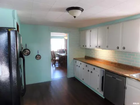 310 E Main St, Atkinson, IL 61235 photo 7