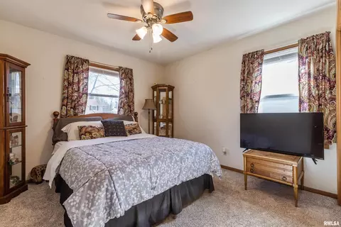 620 11th St, Silvis, IL 61282 photo 14