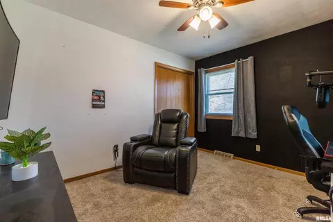 620 11th St, Silvis, IL 61282 photo 15
