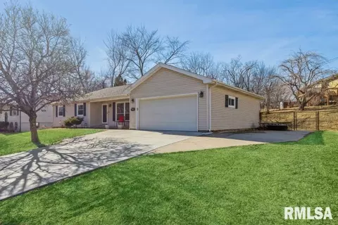 620 11th St, Silvis, IL 61282 photo 2