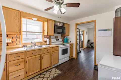 305 4th Ave, Colona, IL 61241 photo 11