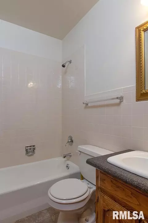 922 42nd St, Moline, IL 61265 photo 10
