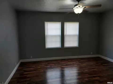 217 N 9th St, Herrin, IL 62948 photo 7