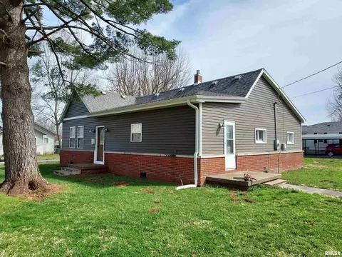 217 N 9th St, Herrin, IL 62948 photo 2