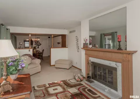 3140 45th St, Moline, IL 61265 photo 5