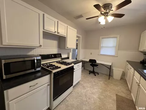 601 NE 4th Ave, Aledo, IL 61231 photo 3