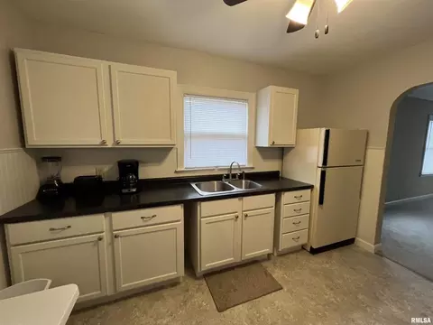 601 NE 4th Ave, Aledo, IL 61231 photo 4