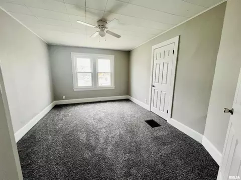 2416 7th Ave, Moline, IL 61265 photo 9