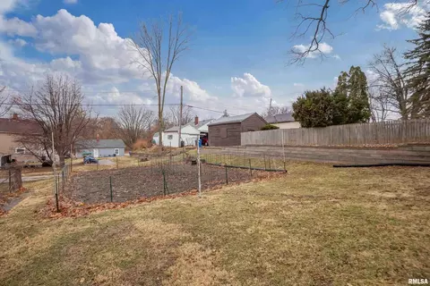 1307 3rd St #A, Moline, IL 61265 photo 16