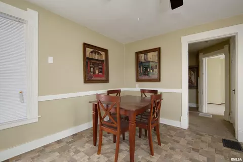 1307 3rd St #A, Moline, IL 61265 photo 5