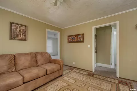 1307 3rd St #A, Moline, IL 61265 photo 3