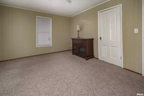 1307 3rd St #A, Moline, IL 61265 photo 10