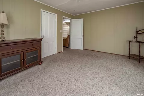 1307 3rd St #A, Moline, IL 61265 photo 8