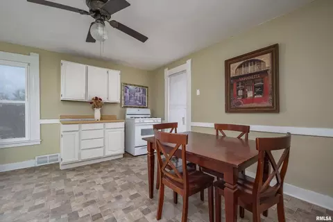 1307 3rd St #A, Moline, IL 61265 photo 7
