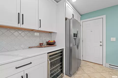3406 49th St, Moline, IL 61265 photo 9