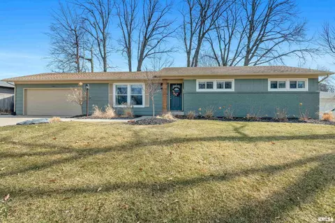 3406 49th St, Moline, IL 61265 photo 1