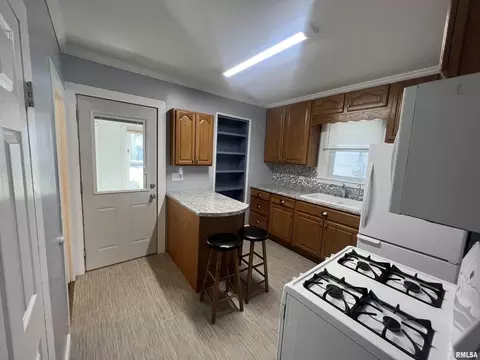 2432 4th Ave, Moline, IL 61265 photo 9
