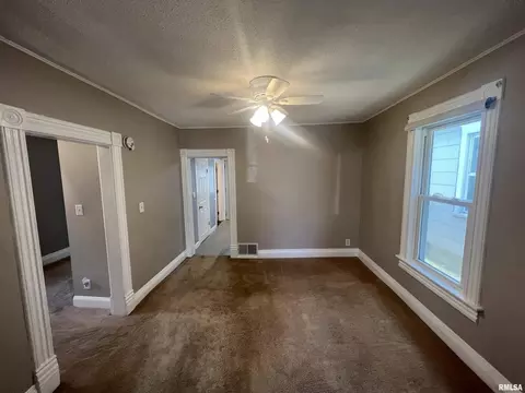 2432 4th Ave, Moline, IL 61265 photo 3