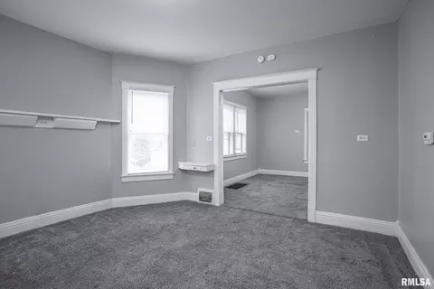 159 5th St, Silvis, IL 61282 photo 7