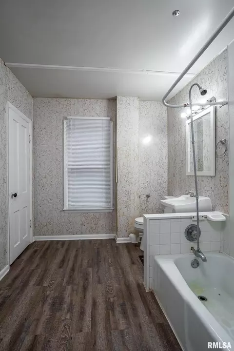 159 5th St, Silvis, IL 61282 photo 13