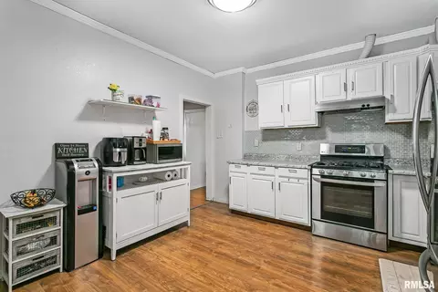 1014 29th St, Moline, IL 61265 photo 9