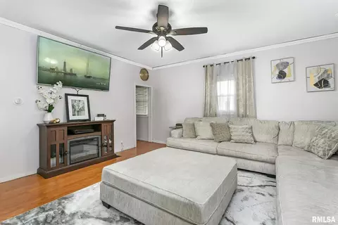 1014 29th St, Moline, IL 61265 photo 7