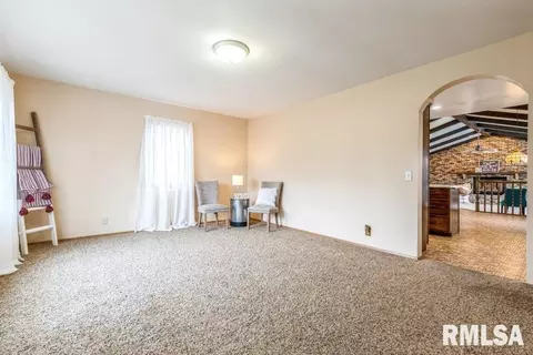 1304 SE 3rd Ave, Aledo, IL 61231 photo 4