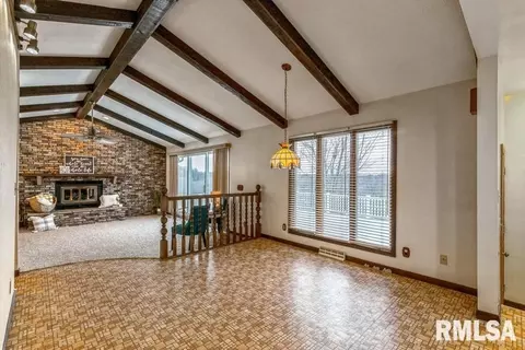 1304 SE 3rd Ave, Aledo, IL 61231 photo 8