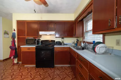 1702 27th Ave, Moline, IL 61265 photo 6
