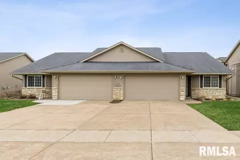 1667 E Lomar St, Eldridge, IA 52748 photo 2