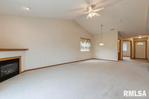1667 E Lomar St, Eldridge, IA 52748 photo 5