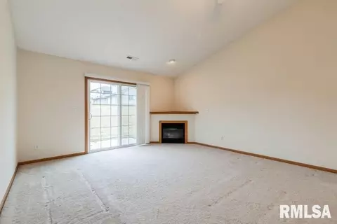 1667 E Lomar St, Eldridge, IA 52748 photo 4